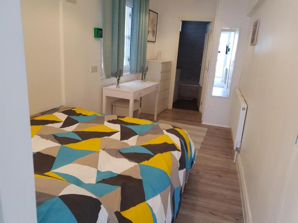 Star London Brent Street Cosy 1-Bed Hideaway Apartman Hendon Kültér fotó